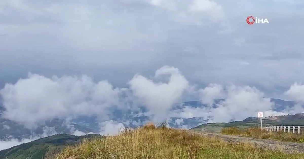 Posof ilçesini sis bulutu kapladı