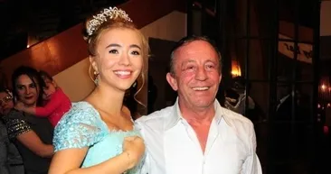 Ali Ağaoğlu torunu için kesenin ağzını açtı! Doğum hediyesi dudak uçuklattı