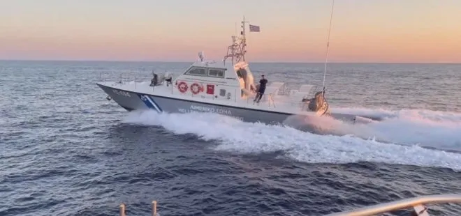 Yunan’ın tacizi bitmiyor: Türk balıkçıyı bir kez daha sıkıştırdılar! Kamerayı görünce topukladılar