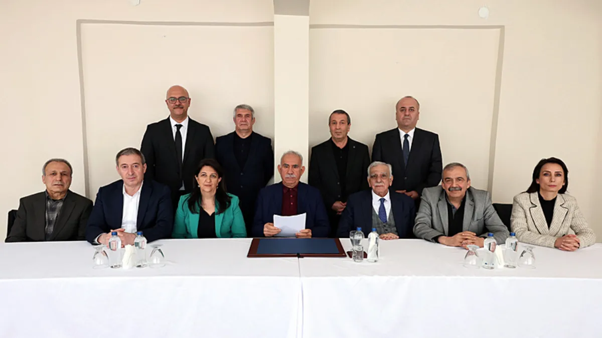 PKK'dan Öcalan'a yanıt: Çağrısına olduğu gibi uyuyoruz