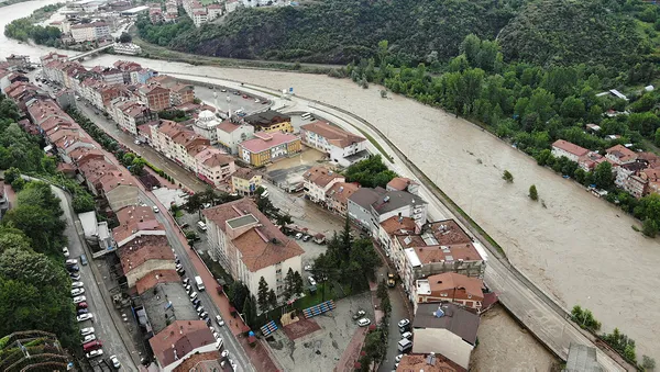 Aile ve Sosyal Hizmetler Bakanlığı'ndan selden etkilenen bölgelere 2,5 milyon TL destek - 2
