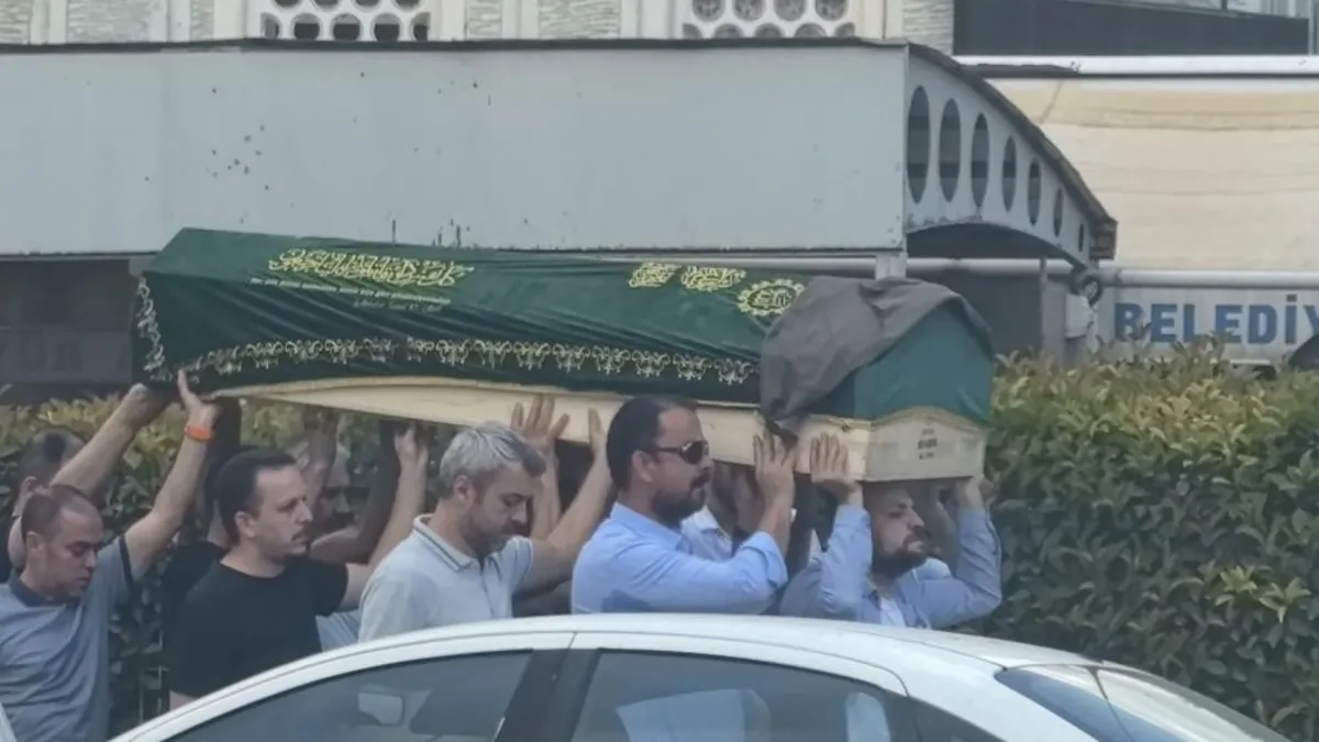 Kreş havuzunda fenalaşan çocuk son yolculuğuna uğurlandı