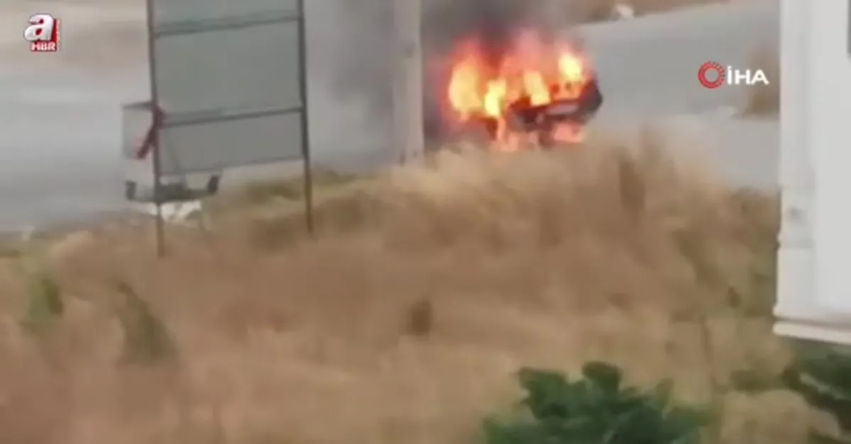 Seyir halindeki otomobil alev aldı