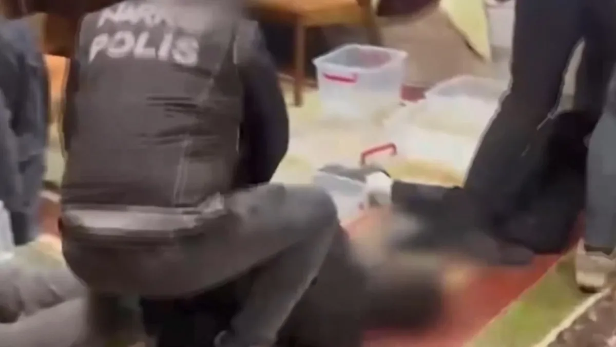 Büyükçekmece'de uyuşturucu operasyonunda 3 zanlı yakalandı