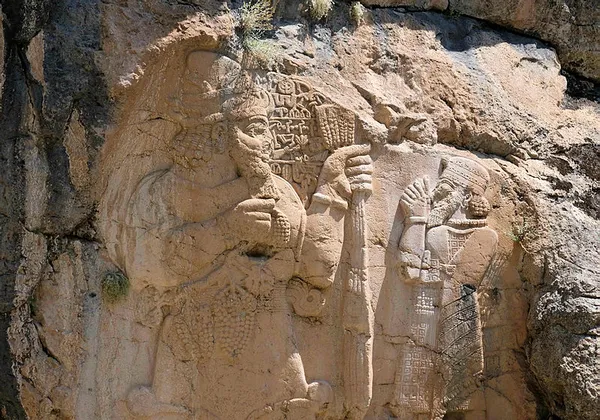 UNESCO listesindeki İvriz Kaya Anıtı, hayran bırakıyor - 1