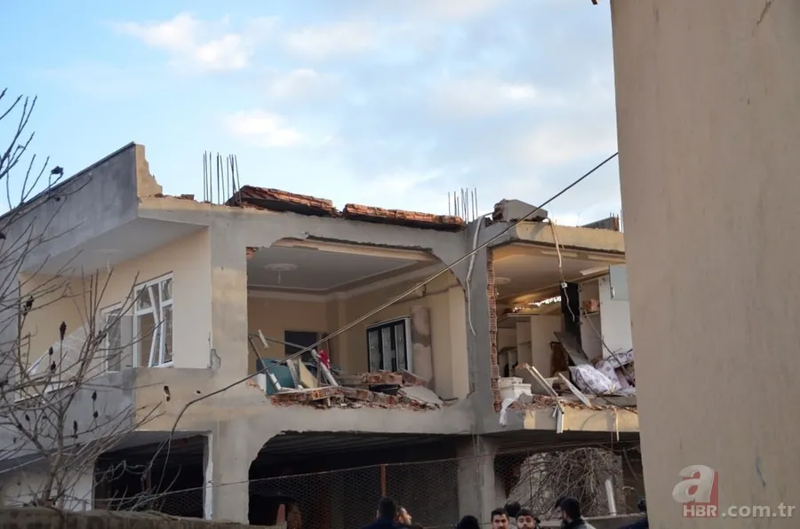 Diyarbakır'daki terör saldırısından ilk kareler 23