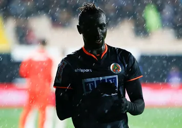 Beşiktaş Alanyaspor'un golcüsü Papiss Cisse için pazarlık masasında