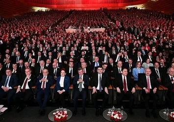 6'lı koalisyonun üyeleri hiç sakin değil! Yumruklu kavga an meselesi | Mahmut Övür yazdı: İYİ Parti nasıl kurtulur?