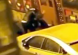 Sokak ortasında vahşet! Tartıştığı kadını tekme tokat darbetti