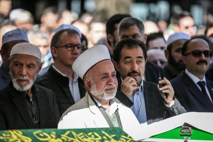 Bursa'daki feci kazada hayatını kaybeden baba ve oğlu son yolculuklarına uğurlandı - 1