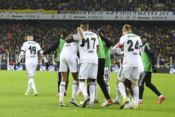 1639940249455.jpg Fenerbahçe - Beşiktaş derbisine Josef de Souza damgası! Kariyerinde bir ilk... - 3