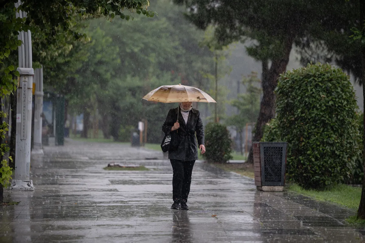 hafta-sonu-sicakliklar-mevsim-normalleri-uzerinde-seyredecek-1788589006252.jpg Meteoroloji Uzmanı Adil Tek'in değerlendirmesine göre ekim ve kasım aylarında yağışların ortalamaların üzerine çıkması öngörülüyor.