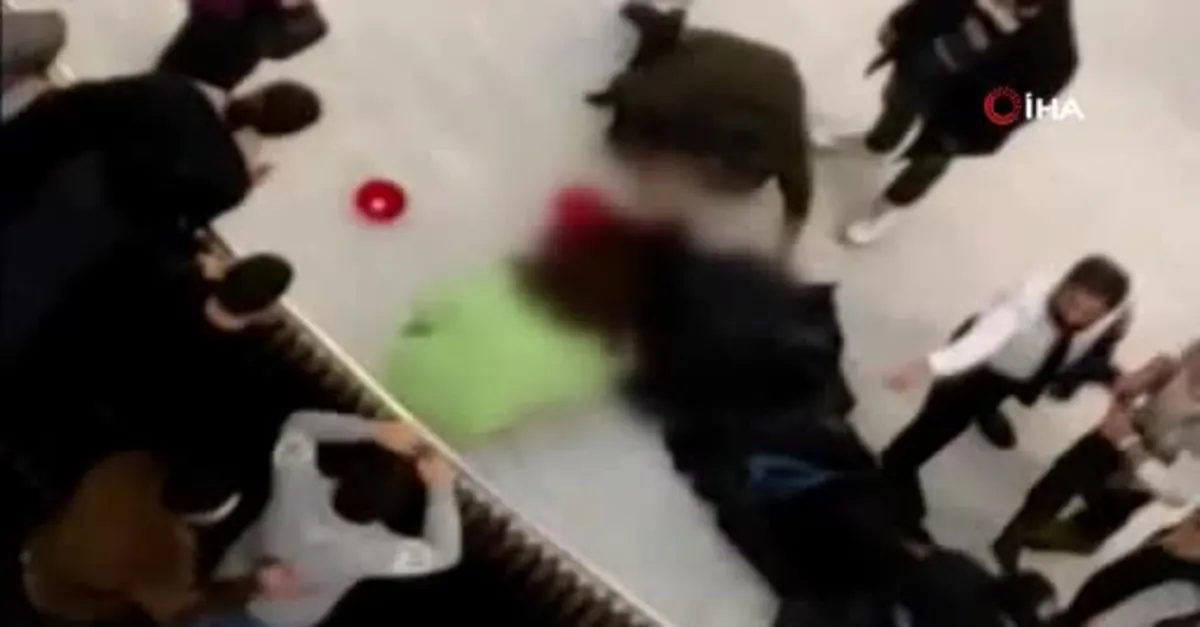 Son dakika: İstanbul'da AVM'de intihar şoku