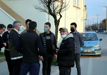 "Ben daha ölmedim mi?" diyerek kendini başka bir aracın altına attı! Sakarya'da akıllara durgunluk veren olay