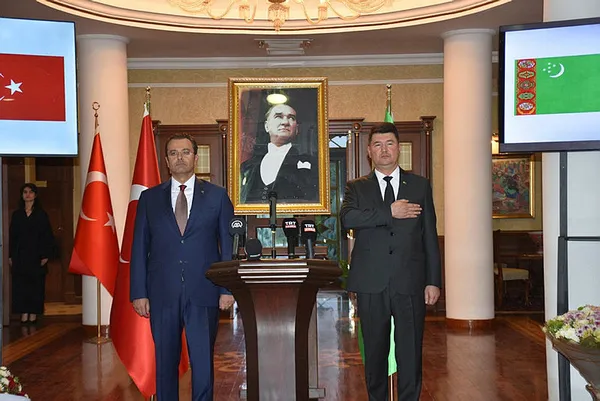 Türkmenistan’da Büyük Zafer’in 101’inci yılı kutlandı