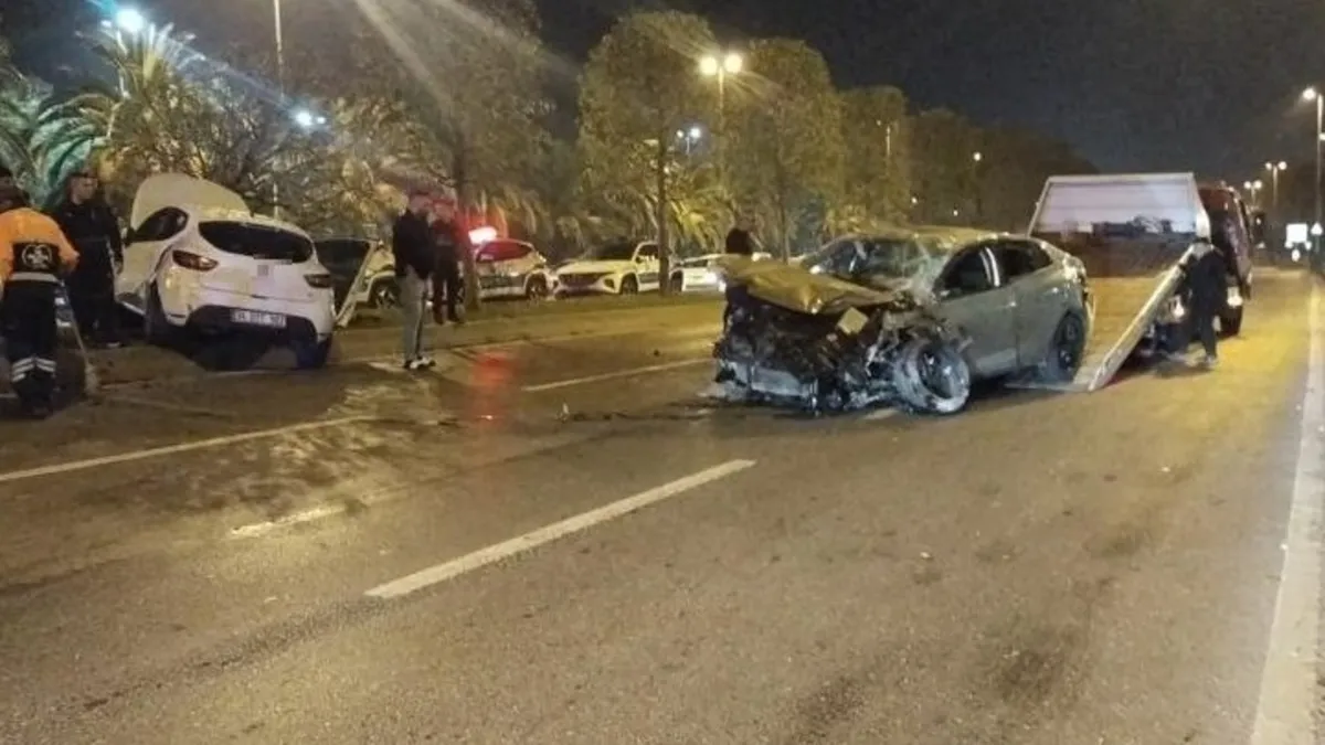 Kartal'da zincirleme kaza: 5 kişi hastaneye kaldırıldı