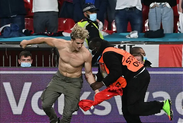 Avrupa’nın en büyüğü İtalya! İtalya penaltılarla İngiltere’yi yenerek EURO 2020 şampiyonu oldu