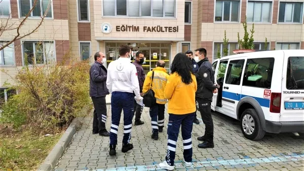 denizlide-universite-ogrencisi-arkadaslarinin-gozu-onunde-intihar-etti-1638970932537.jpg Denizli’de üniversite öğrencisi arkadaşlarının gözü önünde intihar etti - 1