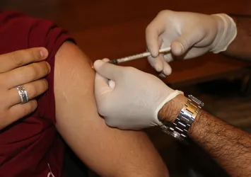 ABD'den koronavirüs aşıları hakkında yan etki açıklaması! İlk kez kabul ettiler