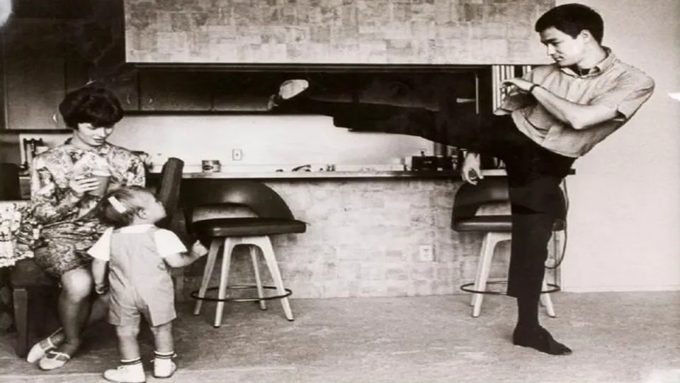 Bruce Lee Nin Gorulmemis Aile Fotograflari
