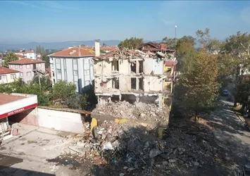 Uzmanından Sındırgı depremlerine ilişkin net mesaj: Zemin koşulları ve yapı tipi belirleyici oldu