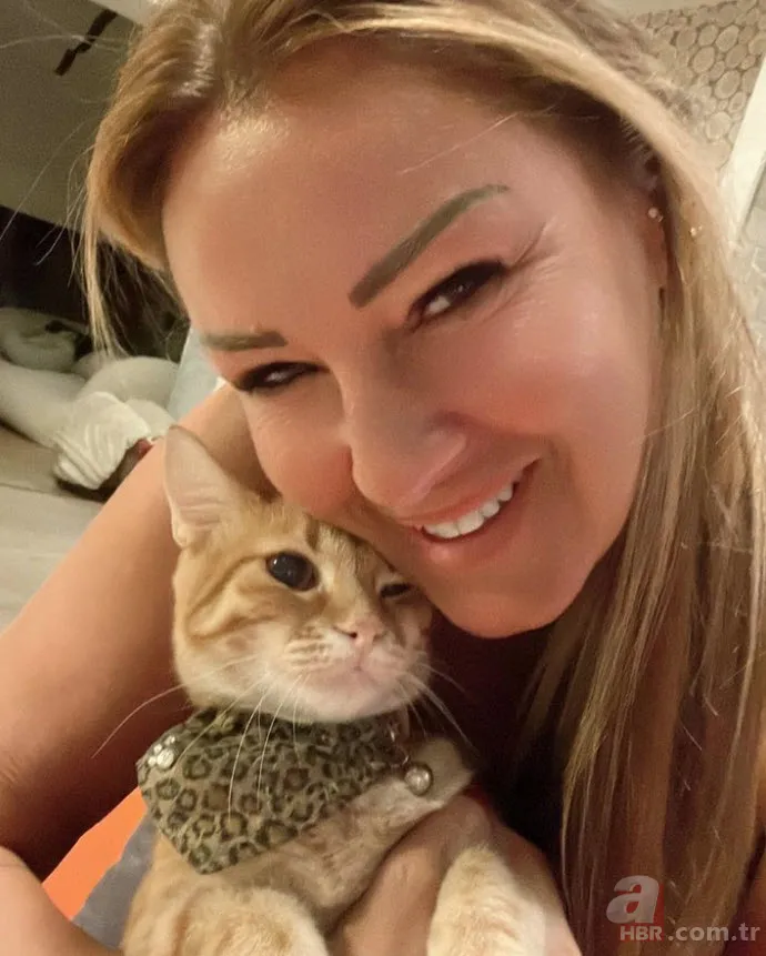 Pınar Altuğ elektrikli otomobile geçti! Yeni aracının fiyatı dudak uçuklattı 2