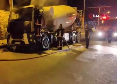 Seyir halindeki beton mikseri alev aldı!