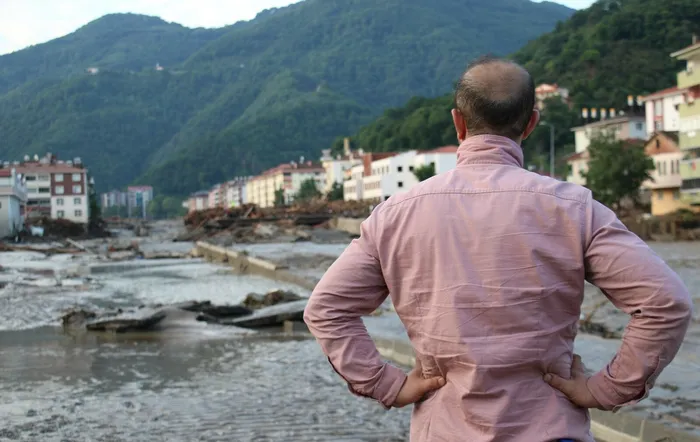 Kastamonu’ndaki sel felaketinin mağdurları dün geceyi unutamıyor: Önümüzdeki evler uçarken biz birbirimize sarılarak ağladık