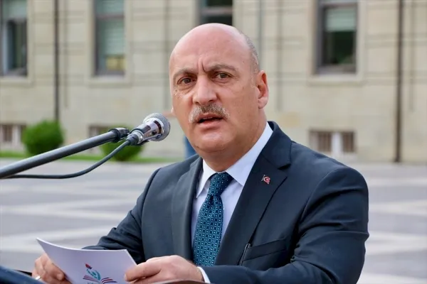 hakan-cirit-kimdir-kac-yasinda-nereli-hakan-cirit-neden-gorevden-alindi-1645101832818.jpg Hakan Cırıt kimdir, kaç yaşında, nereli? Hakan Cırıt neden görevden alındı? - 1