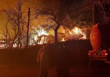 Çorum'da alevler geceyi aydınlattı!