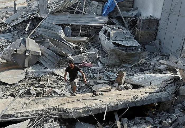 Yahudi sivillerden silahlı terör! Batı Şeria’da Filistinlilerin evlerini ve arabalarını ateşe verdiler