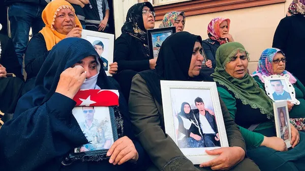 Evlatları HDP tarafından kaçırılan acılı anneler bayramı buruk karşılıyor - 3