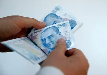 Ehliyet sınavlarında görevli öğretmen ücretleri artırıldı