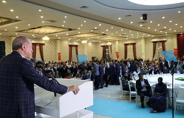baskan-erdogan-milletim-teroristlerle-kol-kola-gezenlere-14-mayista-gereken-dersi-verecektir-1681666398078.jpg Başkan Erdoğan: Milletim teröristlerle kol kola gezenlere 14 Mayıs'ta gereken dersi verecektir - 3