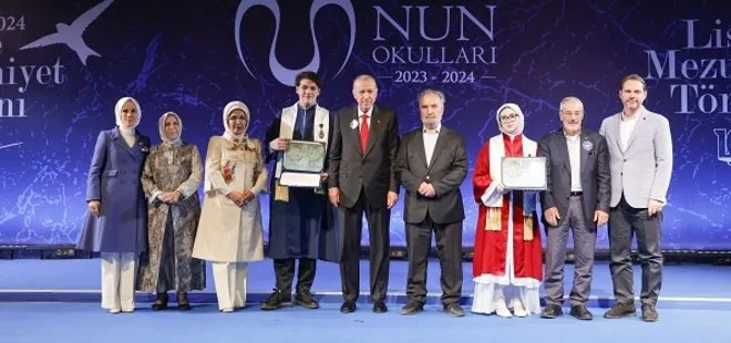 Başkan Recep Tayyip Erdoğan NUN Okullarında torununun mezuniyet törenine katıldı: Türkiye için, ümmet için bir hayalini olsun