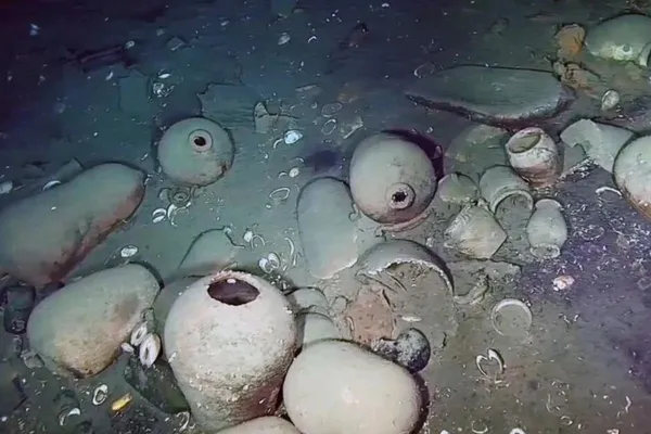 1699350325920.jpeg Okyanusta 20 milyar dolarlık hazine! Tonlarca altın, gümüş ve zümrüt var! "Kutsal Kase"nin enkazı kimin olacak? - 6