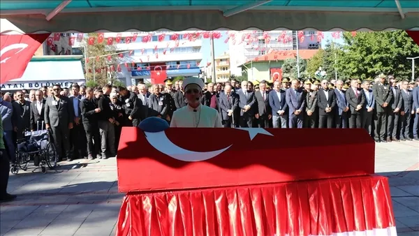 baskan-recep-tayyip-erdogandan-sehit-ailesine-bassagligi-mesaji-1666440954855.jpg Başkan Recep Tayyip Erdoğan’dan şehit ailesine başsağlığı mesajı - 1