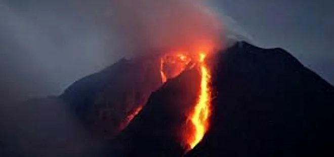 Endonezya'da Sinabung Yanardağı'nda patlama