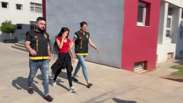 osmaniyeden-adanaya-gelip-17-evi-soydular-vurgun-yapan-2-kadin-ve-1-cocuk-tutuklandi-1697613619509.jpg Osmaniye'den Adana'ya gelip 17 evi soydular! Vurgun yapan 2 kadın ve 1 çocuk tutuklandı - 2