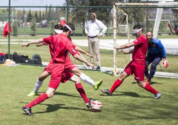 Görme engelli sporculardan Antalya çıkarması