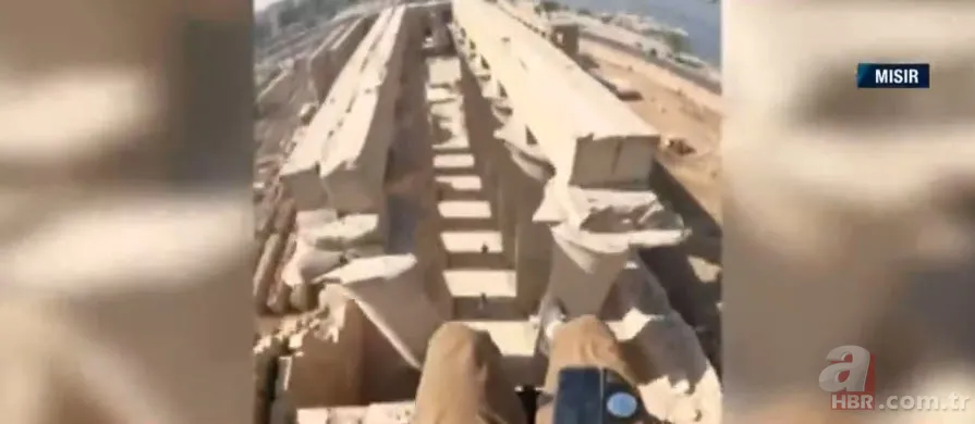 Mısır piramitlerinin üzerinde nefes kesen uçuş! Ölümden döndüğü an yürekleri ağza getirdi 3