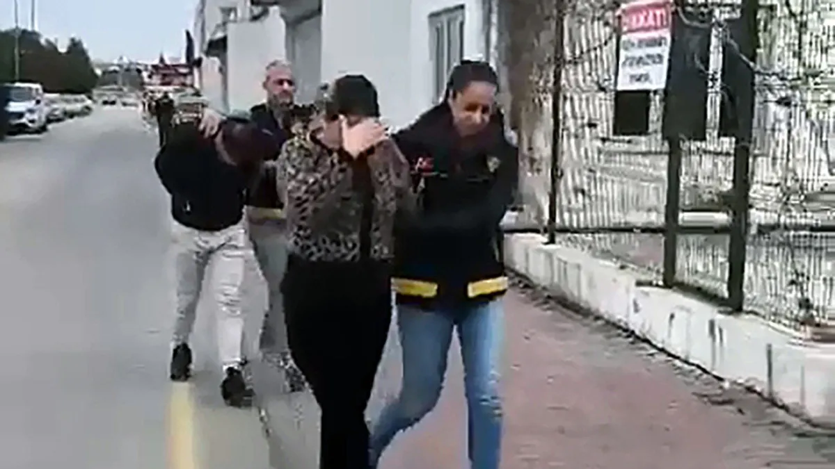 Dolandırıcılıktan yatıp tahliye olan şahıs yaşlı kadını dolandırdı: Bilgileriniz FETÖ'de