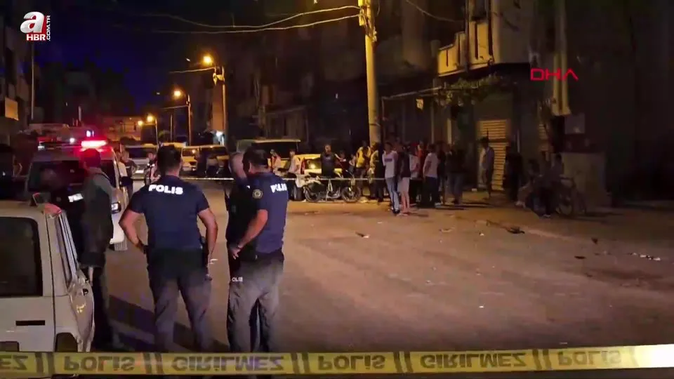 Yunanistan’a kaçan cinayet şüphelisi polisin Cezanı vatanında çek sözüyle teslim oldu