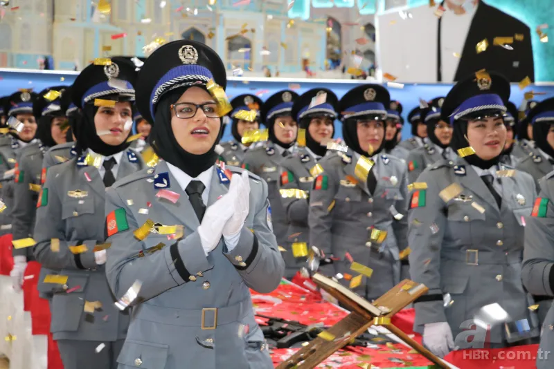 Afgan polisler Sivas'ta Kur'an'a el basıp mezun oldu 11