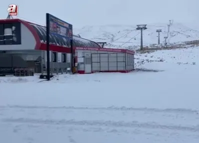 Erciyes güne beyaz örtüyle uyandı
