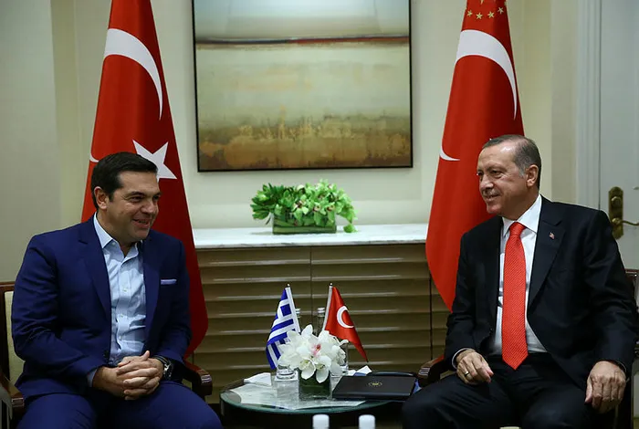 Başbakan Miçotakis’in aksine Aleksis Çipras’tan Türkiye’ye dostluk mesajı