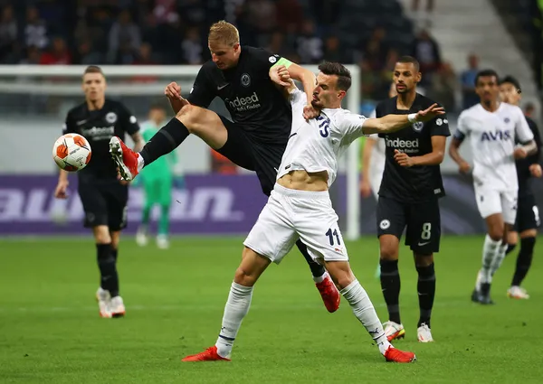 frankfurt-1-fenerbahce-1-mac-sonucu-fenerbahce-galibiyeti-kacirdi-1631828689835.jpg Frankfurt: 1 - Fenerbahçe: 1 MAÇ SONUCU | Fenerbahçe galibiyeti kaçırdı - 5