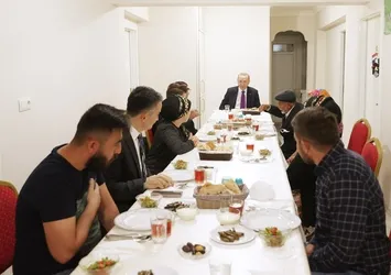 Başkan Erdoğan iftarda çiftçi aileye konuk oldu: Erdoğan'ın iftar ziyaretleri devam ediyor