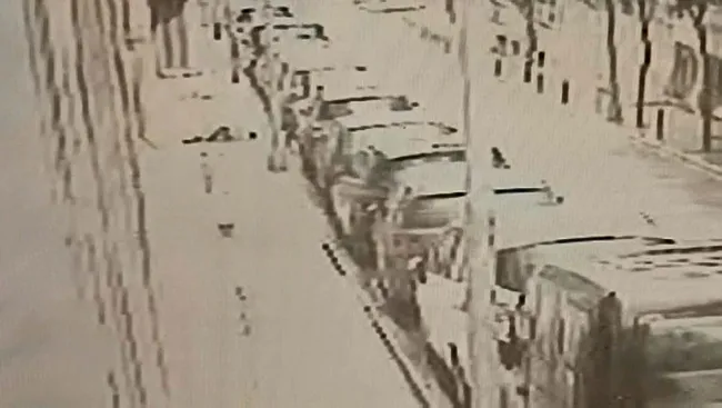İstanbul’da cani sevgili kız arkadaşını bayıltana kadar dövüp çuval gibi sırtında taşıdı - 1