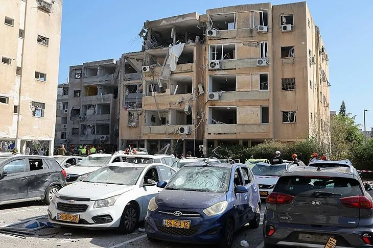 Tel Aviv’e füze yağdı... Katil İsrail’de büyük yıkım! A Haber’de çarpıcı sözler: ’Demir Kubbe’ efsanesi kestane oldu